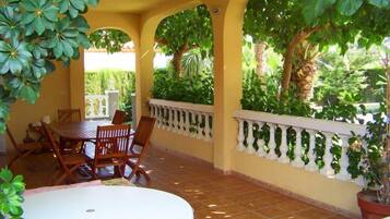 Villa, Multiple Bedrooms | Outdoor dining