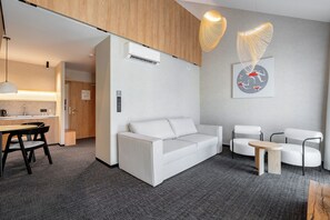 Zimmersafe, Bügeleisen/Bügelbrett, kostenloses WLAN, Bettwäsche