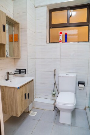 Towels, soap, shampoo, toilet paper -  1-bedroom apartment with heated pool, fitness room, restaurant in Karagita (Karagita)