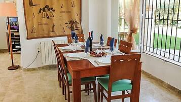 Rumah, 4 kamar tidur | Tempat makan