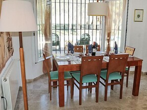 Nhà, 4 phòng ngủ | Khu ăn uống