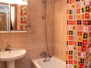 Hus, 4 soverom | Bad