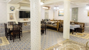 مطعم