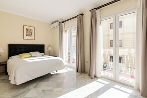 2 chambres, fer et planche à repasser, Wi-Fi gratuit, draps fournis