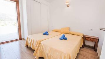 House, 4 Bedrooms, Terrace | 4 bedrooms