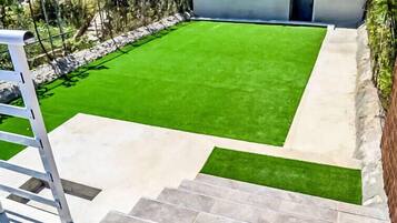 House, 4 Bedrooms, Terrace | Property grounds