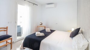 Unclassified image, 3 of 12, button - Global Misefo - By Global Rental Holidays 8661 (Santa Margalida)