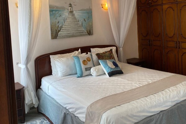2 bedrooms, desk, iron/ironing board, travel crib