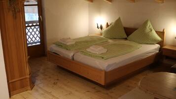 1 bedroom, internet, bed sheets