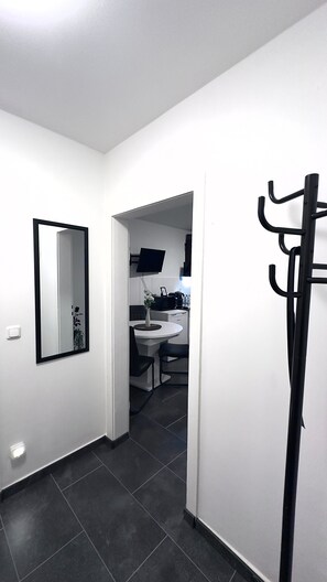 Interior - Apartment 'In Fuldatal - Kassel' with Private Garden and Wi-Fi (Fuldatal)