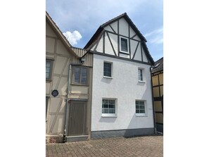 Exterior - Holiday Home 'Am Fulda Ufer' with Wi-Fi (Rotenburg an der Fulda)