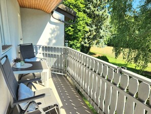 Property grounds - Holiday Apartment 'Riesling' with Private Balcony, Shared Terrace (Iphofen)
