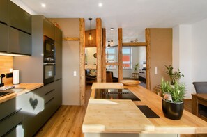 Fridge, microwave, oven, stovetop