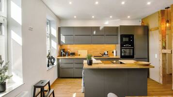 Fridge, microwave, oven, stovetop