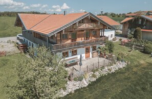 Exterior - Holiday Home 'Kaiser' with Mountain View, Private Terrace and Wi-Fi (Aßling)