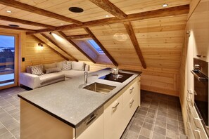 Fridge, oven, stovetop, dishwasher - Apartment 'Stubbekammer' with Mountain View, Shared Garden and Wi-Fi (Sankt Märgen)