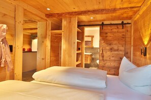 1 bedroom, iron/ironing board, free WiFi, bed sheets - Apartment 'Hüttenstüble' with Mountain View, Shared Garden and Wi-Fi (Sankt Märgen)