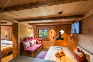 1 soverom, strykejern/-brett, wi-fi (inkludert) og sengetøy