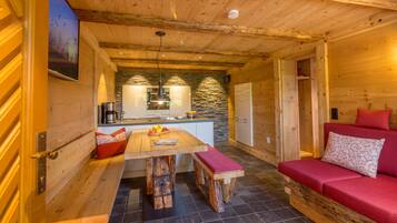 Fernseher, Tischtennisplatte