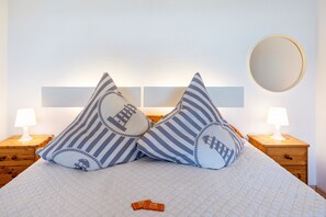 1 slaapkamer, een strijkplank/strijkijzer, gratis wifi, beddengoed