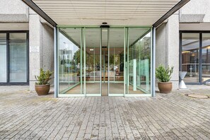 تفاصيل الفندق من الخارج