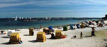 Holiday Apartment 'Strandperle-Schilksee' with Sea View, Conservatory and Wi-Fi