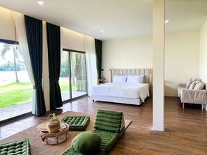 Grand River View | Desk, blackout drapes, free WiFi, bed sheets - VAA Chachoengsao (Khlong Khuean)