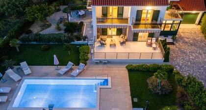 Holiday home for eight, Dugi Rat