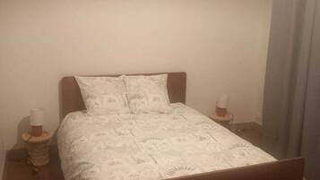 2 bedrooms, bed sheets