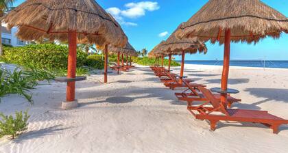 Gated Beachside Retreat, Pools, Gym & Kids Fun