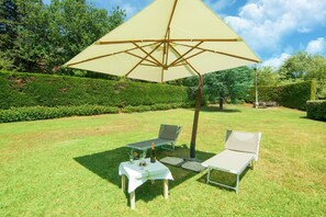 Property grounds - Apartment in Marche near Lame Rosse (Serrapetrona)