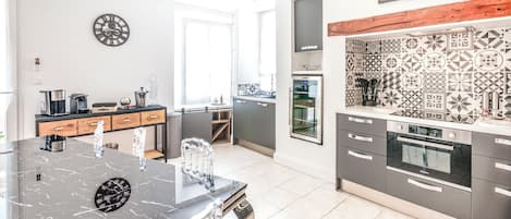 Fridge, microwave, oven, stovetop
