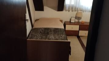 3 slaapkamers, een bureau, gratis wifi, beddengoed