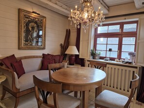 Dining - Quaint vacation home with charm in the Baltic seaside resort of Ahrenshoop (Ahrenshoop)