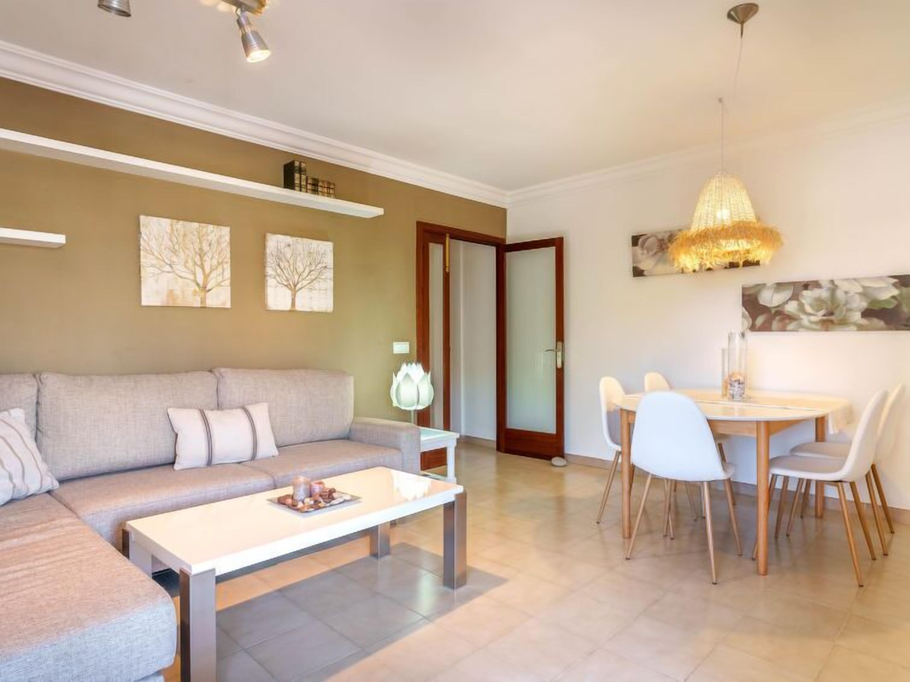House, 4 Bedrooms, Terrace | Living area