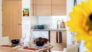 Apartment, 1 Bedroom | Private kitchenette