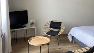 1 slaapkamer, een strijkplank/strijkijzer, reisbedje, gratis wifi