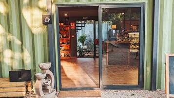 Cafe