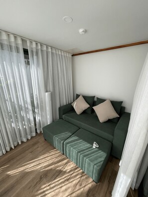 Familie suite, niet-roken | Een kluis op de kamer, verduisterende gordijnen, geluiddichte muren