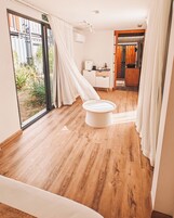 Design Suite | In-room safe, blackout drapes, soundproofing, iron/ironing board