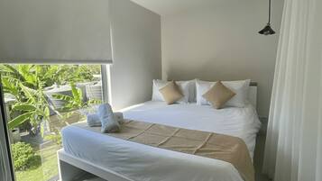 Caja de seguridad en la habitación y cortinas blackout