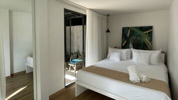 Family Suite, Non Smoking | In-room safe, blackout drapes, soundproofing, iron/ironing board