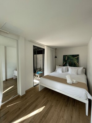 Family Suite, Non Smoking | In-room safe, blackout drapes, soundproofing, iron/ironing board