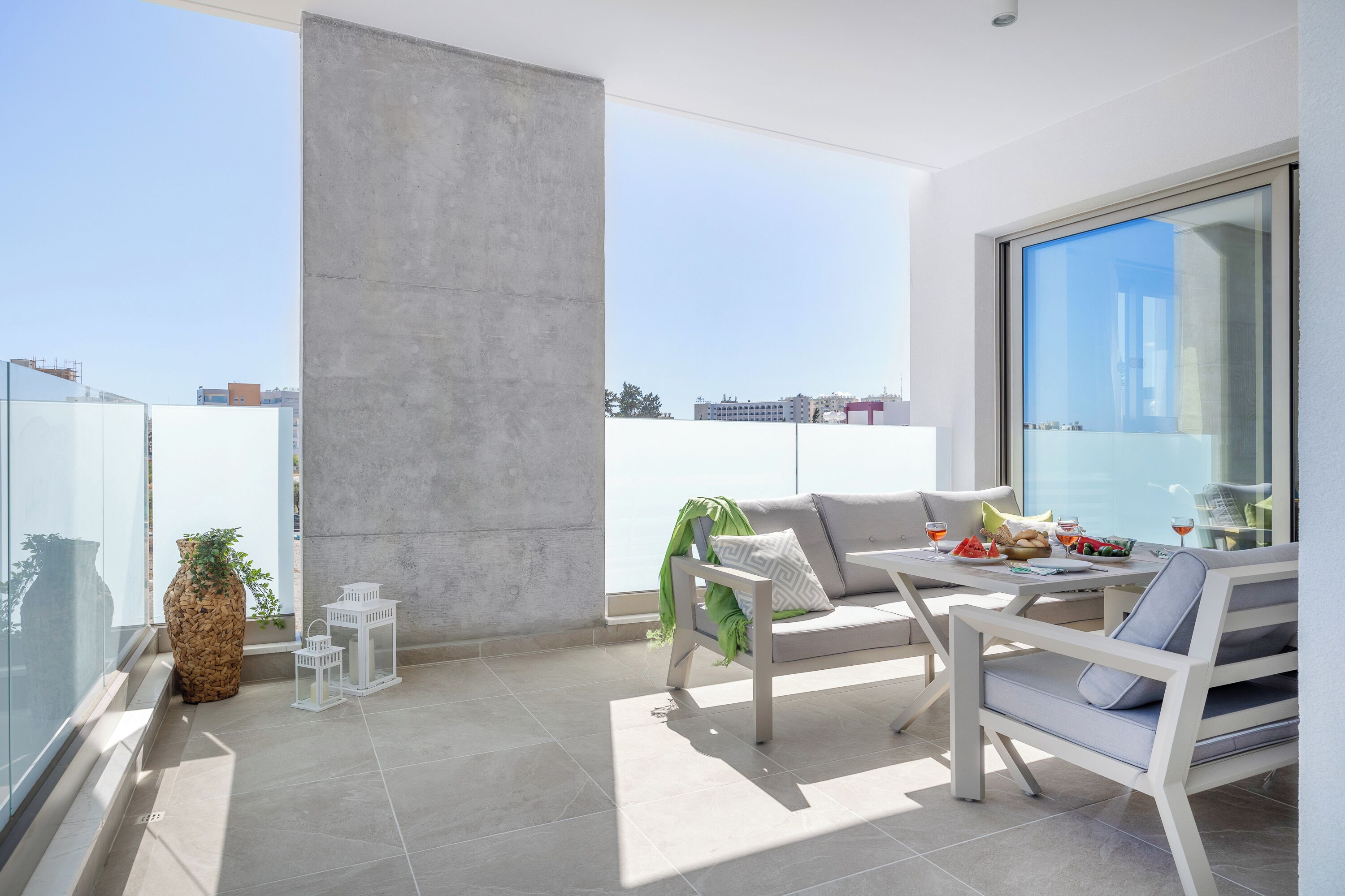 Leilighet, 2 soverom, terrasse, byutsikt | Balkong