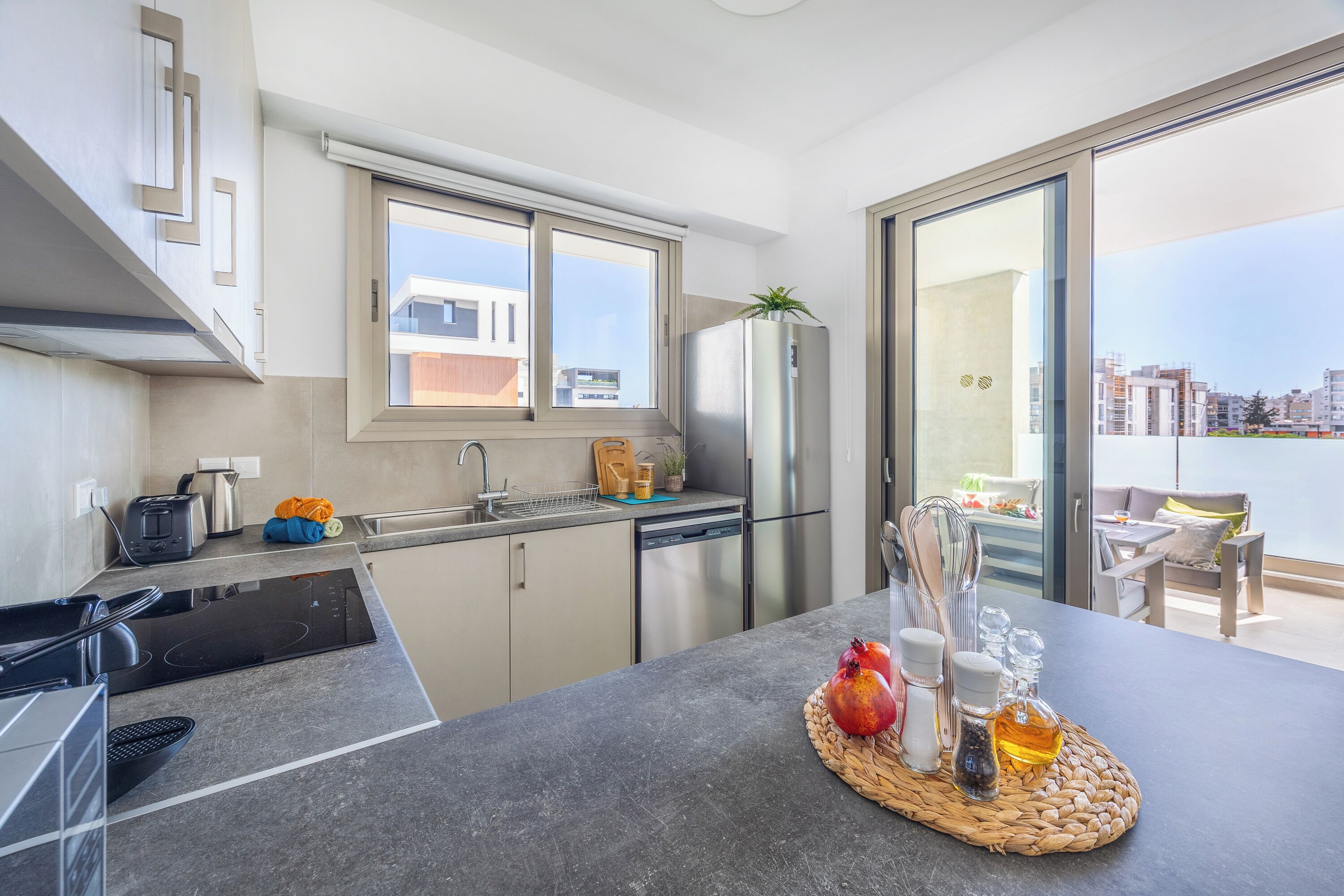 Apartment, 2 Bedrooms, Terrace, City View | Private kitchen
