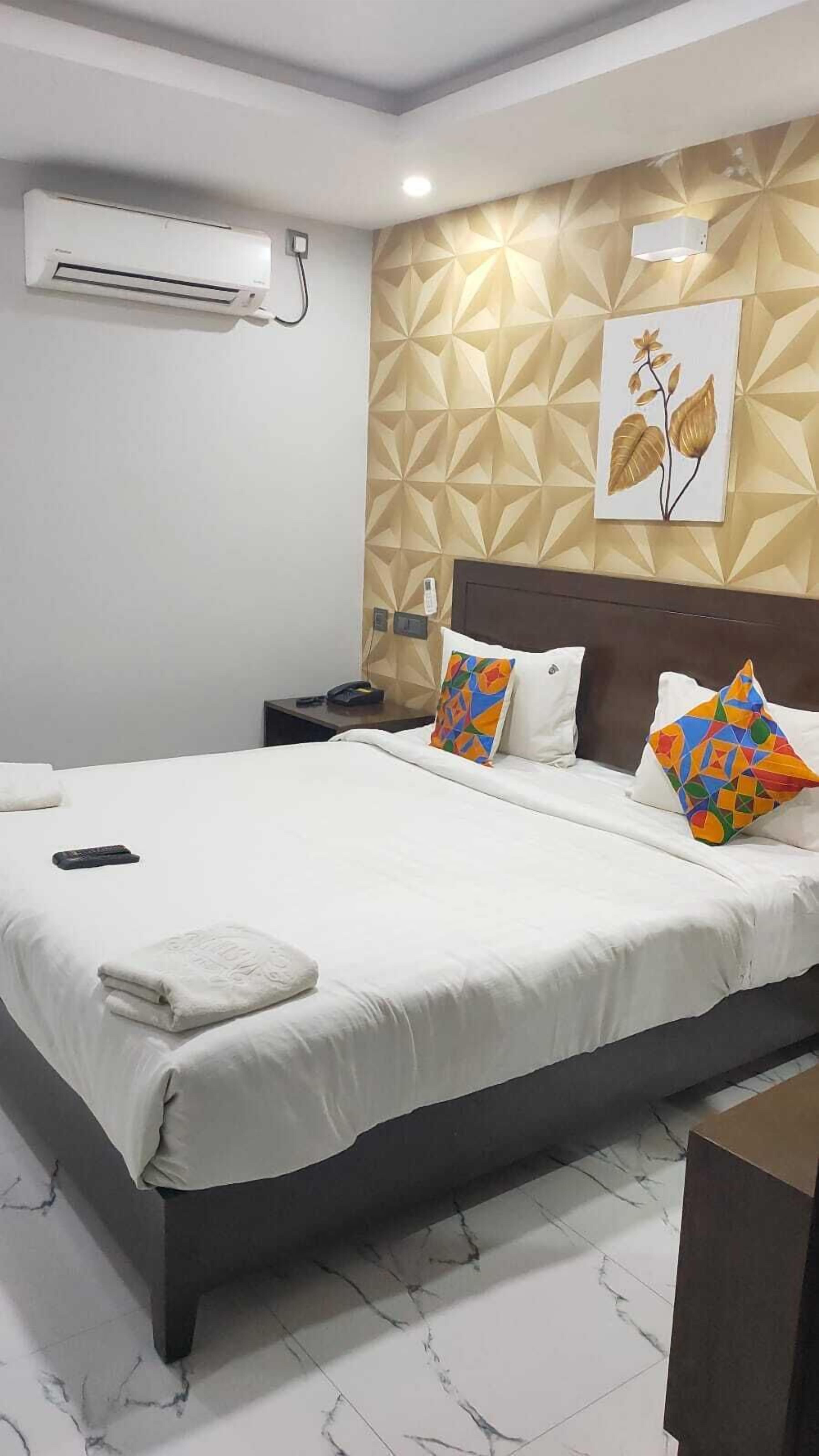 Free WiFi, bed sheets