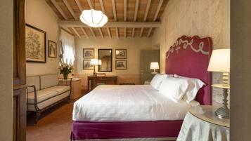 Zimmersafe, Bügeleisen/Bügelbrett, WLAN, Bettwäsche