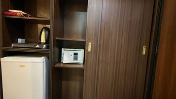 Televisi layar datar 40-inci dengan saluran TV digital