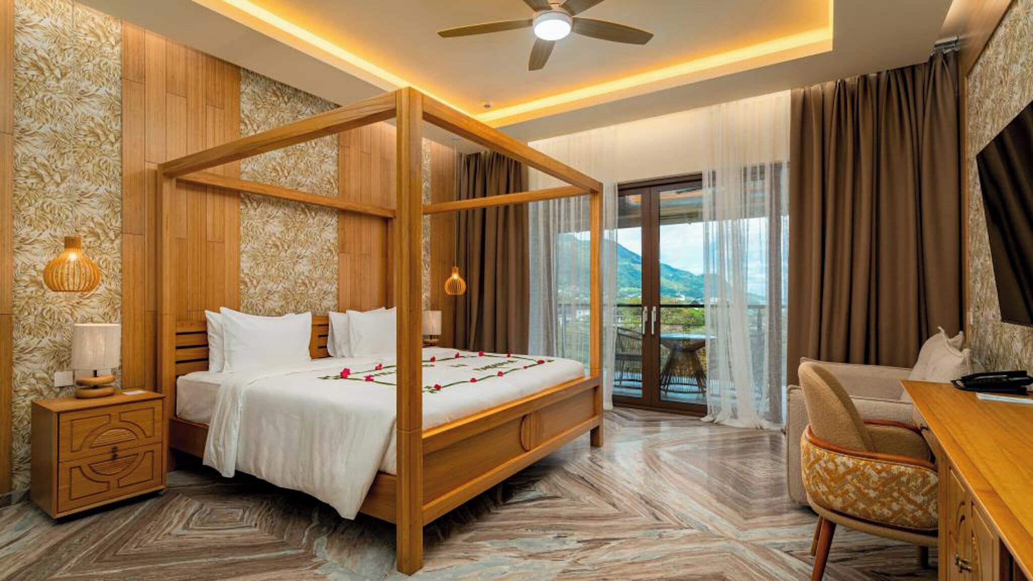 Minibar, in-room safe, soundproofing, iron/ironing board