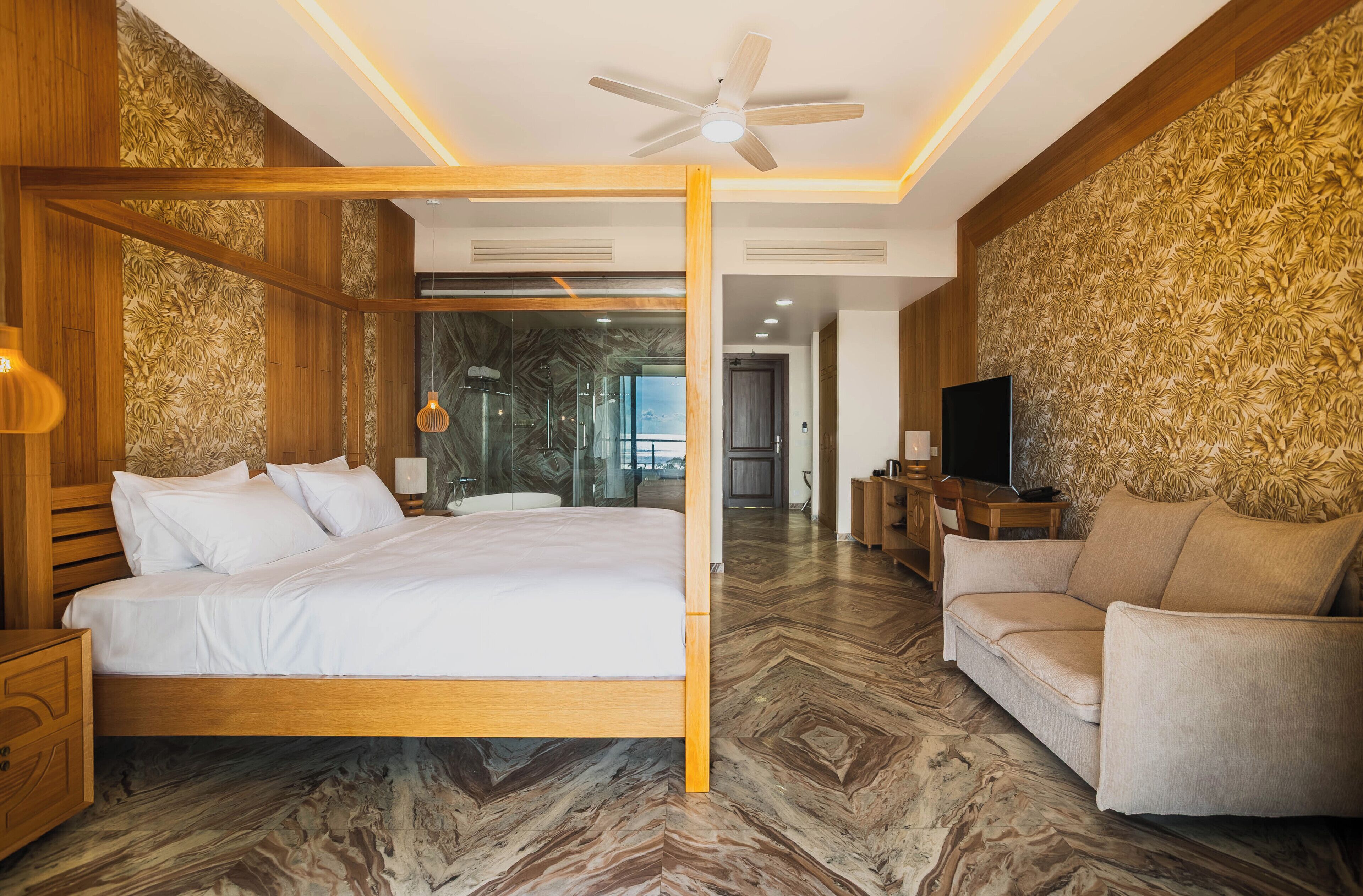 Minibar, Zimmersafe, schallisolierte Zimmer, Bügeleisen/Bügelbrett